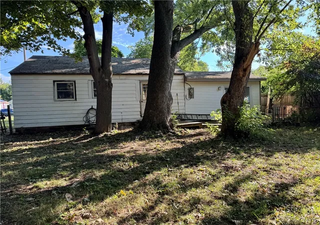 Photo 2 of Single family home for sale at 203 Anita Ave, Liverpool, NY 13088 | MLS# S1708123 | Listing updated on 2026-08-19