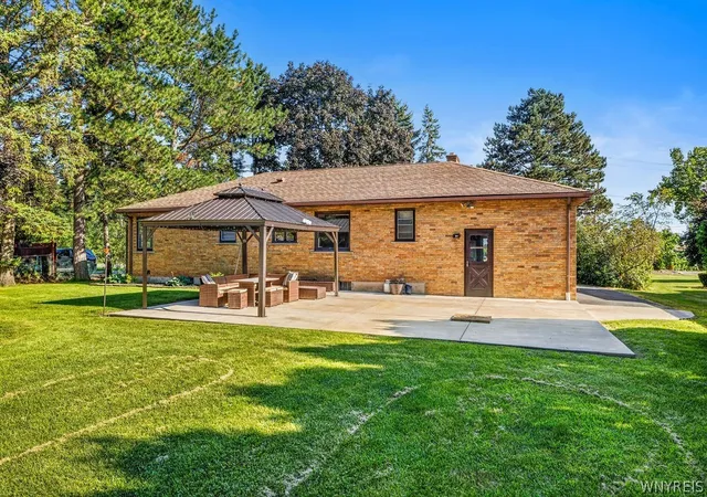 Photo 2 of Sale Pending at 1169 Upper Mountain Rd, Lewiston, NY 14092 | MLS# B1708074 | Listing updated on 2026-09-02