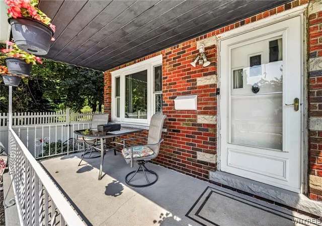 Photo 3 of Sale Pending at 927 88th Street, Niagara Falls, NY 14304 | MLS# B1707973 | Listing updated on 2026-09-09