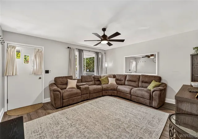 Photo 4 of Sale Pending at 927 88th Street, Niagara Falls, NY 14304 | MLS# B1707973 | Listing updated on 2026-09-09
