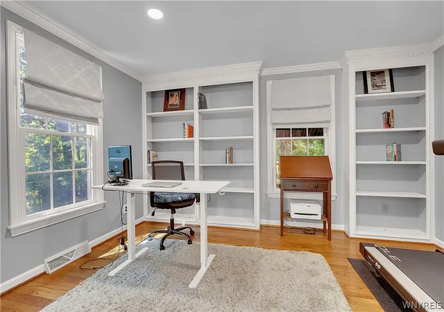 Photo 4 of Sale Pending at 4 Fawn Ter, Orchard Park, NY 14127 | MLS# B1708096 | Listing updated on 2026-09-08
