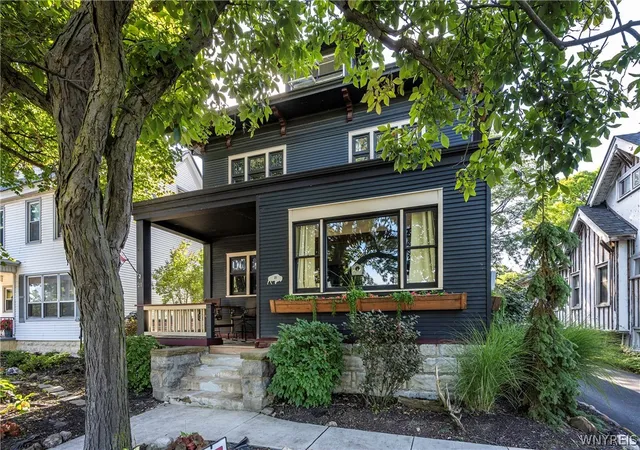 Photo 2 of Single family home for sale at 21 Parkside Ave, Buffalo, NY 14214 | MLS# B1708126 | Listing updated on 2026-09-10
