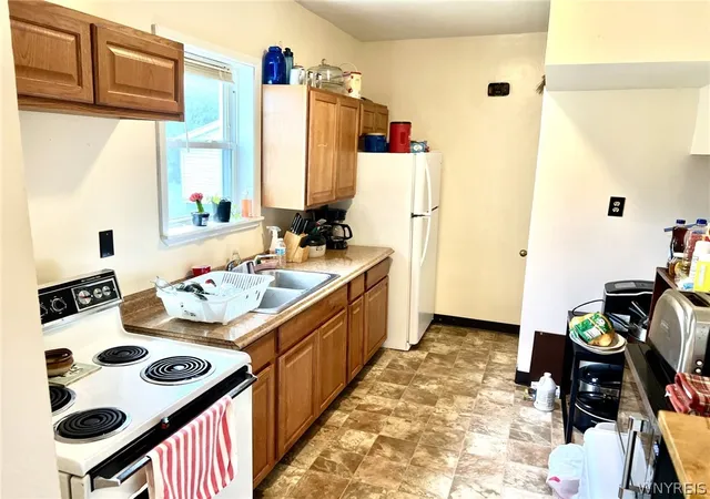 Photo 4 of Multi family home for sale at 1511 Cleveland Ave, Niagara Falls, NY 14305 | MLS# B1708260 | Listing updated on 2026-09-14