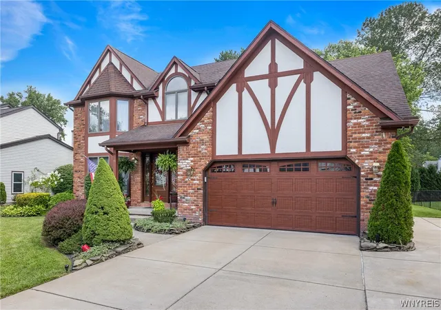 Photo 3 of Sale Pending at 41 Mission Dr, East Amherst, NY 14051 | MLS# B1707985 | Listing updated on 2026-09-14