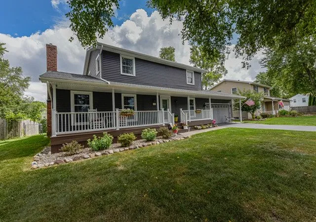 Photo 3 of Sale Pending at 28 Stallion Cir, Rochester, NY 14626 | MLS# R1708258 | Listing updated on 2026-08-28
