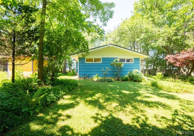 Photo 3 of Single family home for sale at 8 Surfside Dr, Irving, NY 14081 | MLS# B1706868 | Listing updated on 2026-08-24
