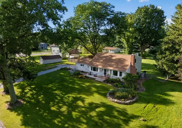 Photo 3 of Sale Pending at 4 Briarwood Ln, Fairport, NY 14450 | MLS# R1707836 | Listing updated on 2026-08-29