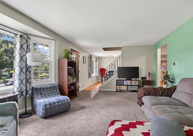 Photo 3 of Sale Pending at 4 Briarwood Ln, Fairport, NY 14450 | MLS# R1707836 | Listing updated on 2026-08-29