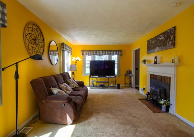 Photo 2 of Sale Pending at 66 Woodside Ln, Rochester, NY 14616 | MLS# R1707782 | Listing updated on 2026-08-26