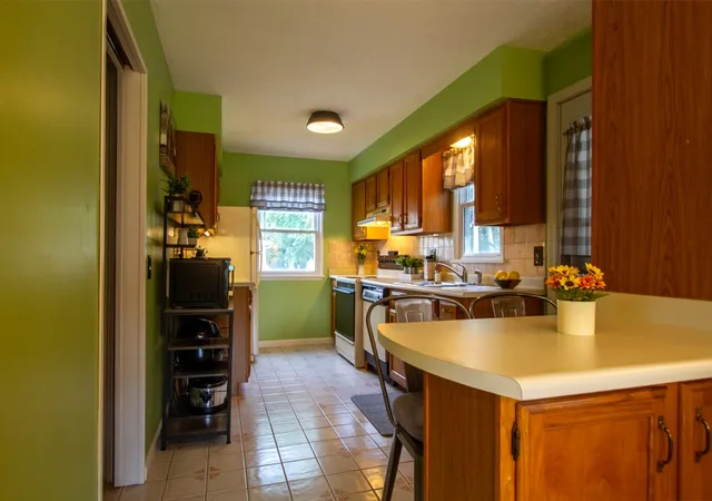 Photo 4 of Sale Pending at 66 Woodside Ln, Rochester, NY 14616 | MLS# R1707782 | Listing updated on 2026-08-26