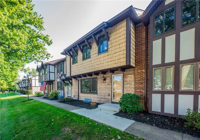 Photo 2 of Sale Pending at 78 Camberley Pl, Penfield, NY 14526 | MLS# R1707654 | Listing updated on 2026-08-31