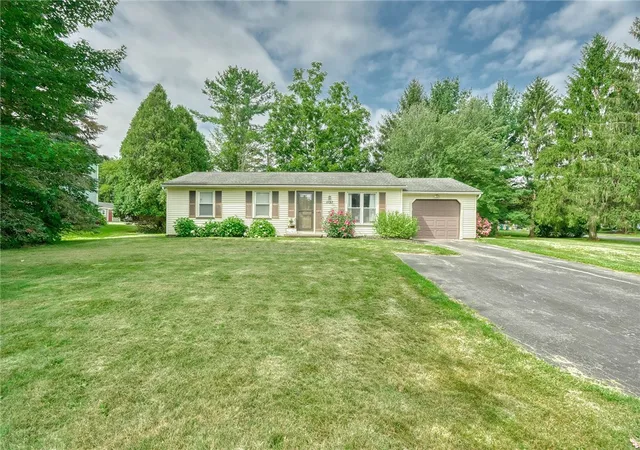 Photo 1 of Sale Pending at 1127 Lake Park Ln, Webster, NY 14580 | MLS# R1708293 | Listing updated on 2026-08-26