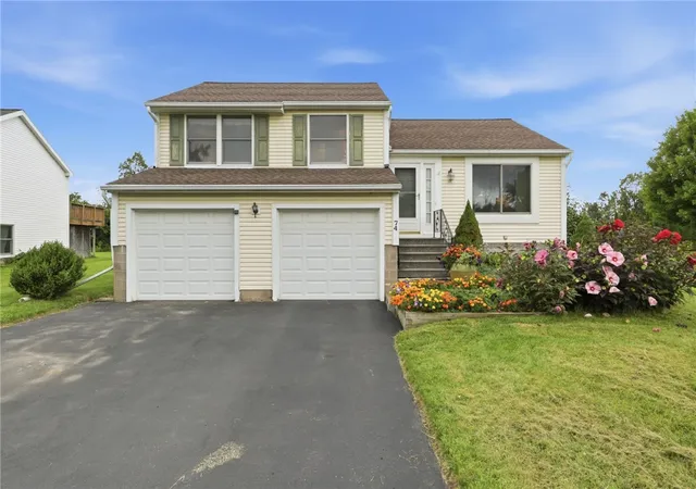 Photo 2 of Sale Pending at 74 Galway Dr, Rochester, NY 14623 | MLS# R1704359 | Listing updated on 2026-08-27