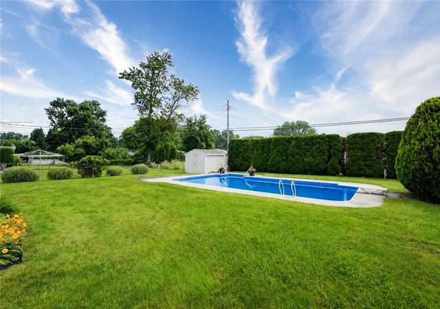 Photo 2 of Sale Pending at 391 Mount Ridge Cir, Rochester, NY 14616 | MLS# R1708112 | Listing updated on 2026-08-30