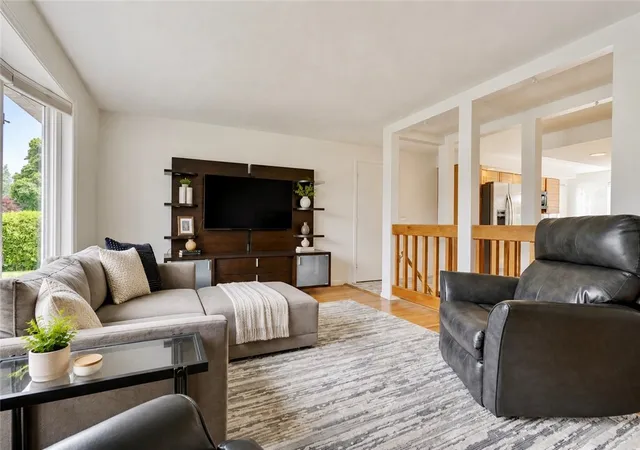 Photo 4 of Sale Pending at 391 Mount Ridge Cir, Rochester, NY 14616 | MLS# R1708112 | Listing updated on 2026-08-30