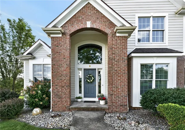 Photo 3 of Single family home for sale at 9 Cheshire Ridge, Victor, NY 14564 | MLS# R1707215 | Listing updated on 2026-08-29