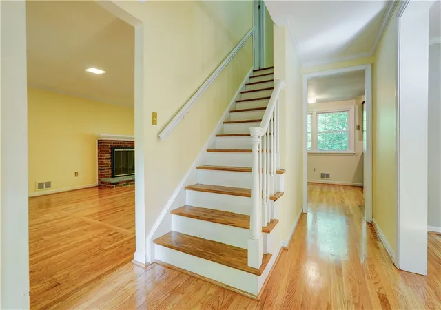 Photo 3 of Sale Pending at 20 Chesham Way, Fairport, NY 14450 | MLS# R1708307 | Listing updated on 2026-09-05