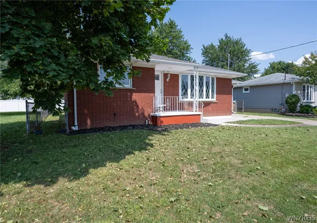 Photo 2 of Sale Pending at 28 Evergreen Pl, Buffalo, NY 14225 | MLS# B1708075 | Listing updated on 2026-08-24