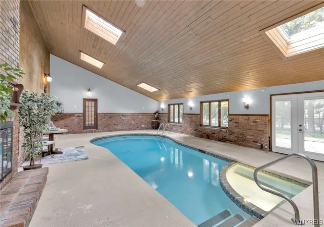 Photo 3 of Sale Pending at 35 High Ct, Buffalo, NY 14226 | MLS# B1703862 | Listing updated on 2026-09-03