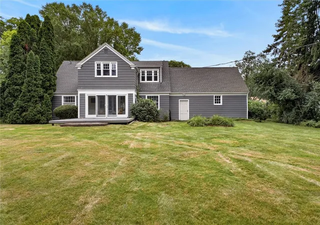 Photo 3 of Sale Pending at 186 Ridgemont Dr, Rochester, NY 14626 | MLS# R1708338 | Listing updated on 2026-08-28