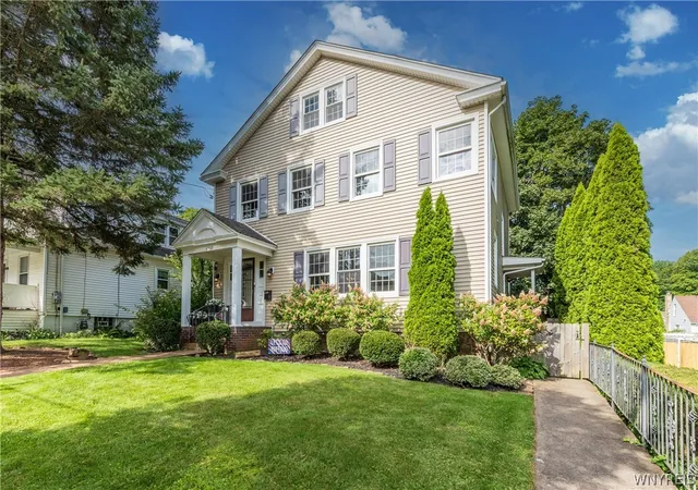 Photo 2 of Sale Pending at 4010 Carroll St, Niagara Falls, NY 14305 | MLS# B1700829 | Listing updated on 2026-08-31
