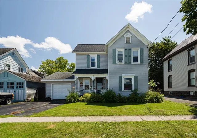 Photo 1 of Single family home for sale at 422 Pawling St, Watertown, NY 13601 | MLS# S1708373 | Listing updated on 2026-08-19