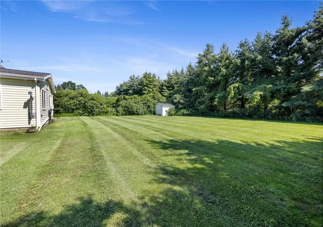 Photo 4 of Sale Pending at 1859 State Rd, Webster, NY 14580 | MLS# R1707634 | Listing updated on 2026-08-31