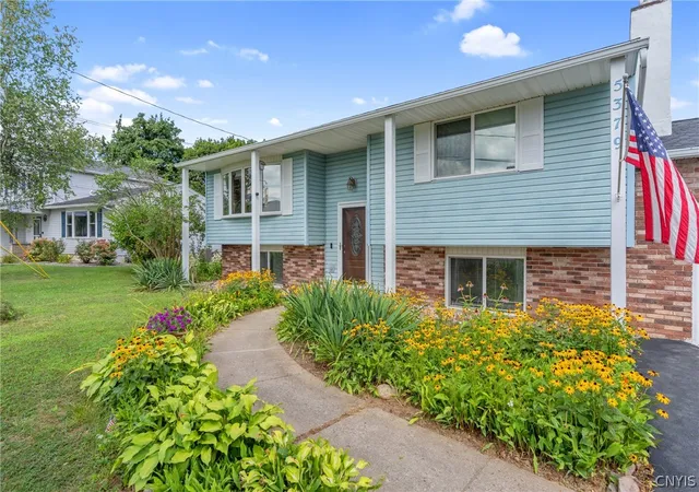 Photo 2 of Sale Pending at 5379 Vineyard Dr, Clay, NY 13041 | MLS# S1708324 | Listing updated on 2026-08-23