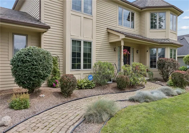 Photo 3 of Sale Pending at 85 Corral Dr, Penfield, NY 14526 | MLS# R1707807 | Listing updated on 2026-09-09