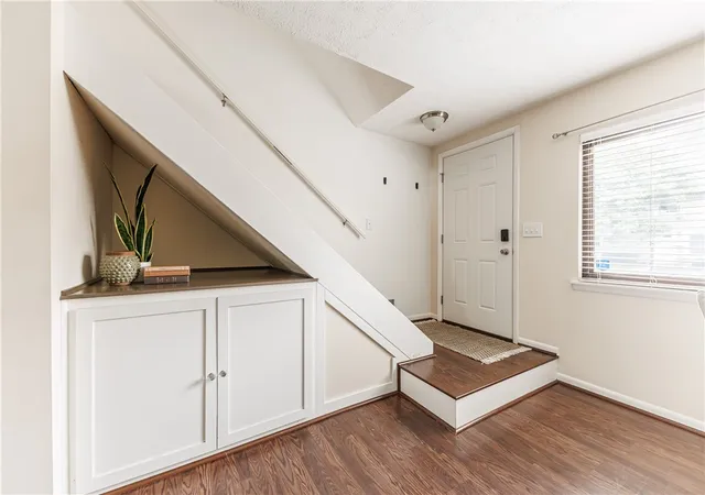 Photo 3 of Sale Pending at 916 Eastbrooke Ln, Rochester, NY 14618 | MLS# R1708092 | Listing updated on 2026-08-26