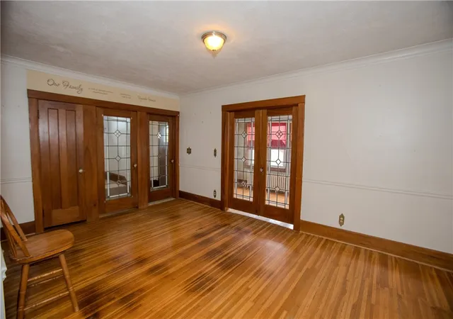 Photo 3 of Sale Pending at 91 Culver Pkwy, Rochester, NY 14609 | MLS# R1708374 | Listing updated on 2026-09-02