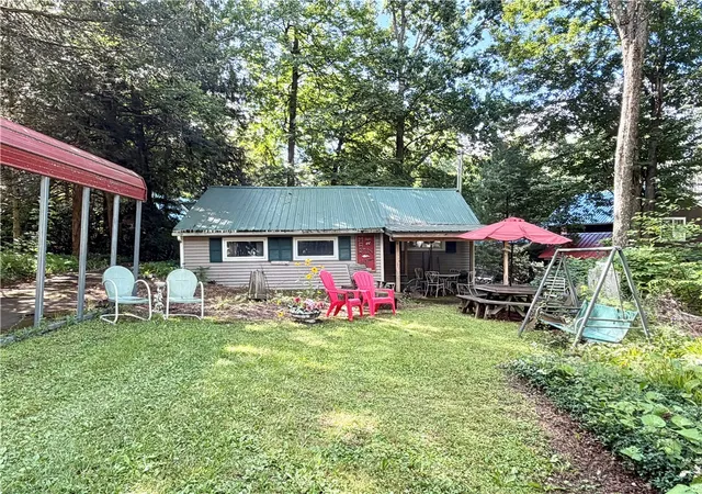 Photo 1 of Single family home for sale at 110 Mcnamara Ln, Oxford, NY 13830 | MLS# R1708257 | Listing updated on 2026-09-10
