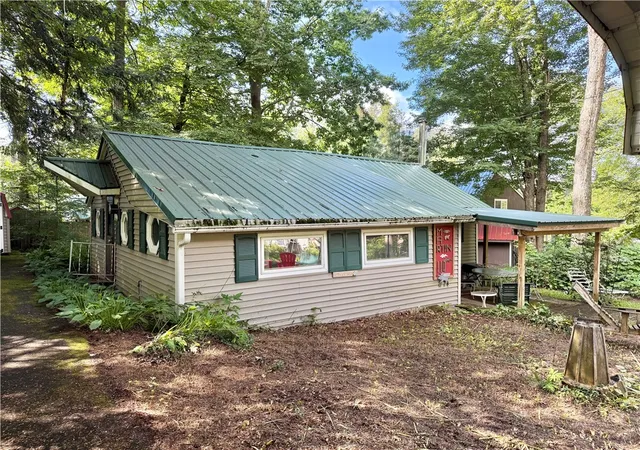 Photo 2 of Single family home for sale at 110 Mcnamara Ln, Oxford, NY 13830 | MLS# R1708257 | Listing updated on 2026-09-10