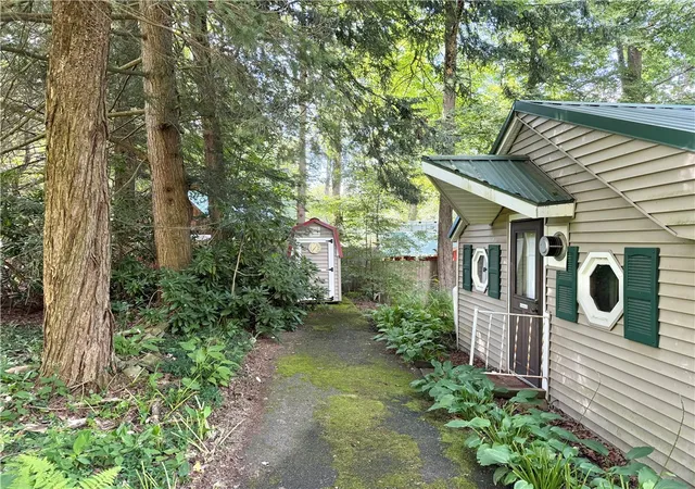 Photo 4 of Single family home for sale at 110 Mcnamara Ln, Oxford, NY 13830 | MLS# R1708257 | Listing updated on 2026-09-10