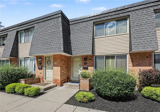 Photo 1 of Sale Pending at 20 Penn Ln, Rochester, NY 14625 | MLS# R1708221 | Listing updated on 2026-09-02