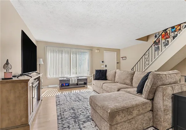 Photo 4 of Sale Pending at 20 Penn Ln, Rochester, NY 14625 | MLS# R1708221 | Listing updated on 2026-09-02
