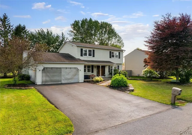 Photo 2 of Single family home for sale at 4114 Metauro Dr, Liverpool, NY 13090 | MLS# S1707737 | Listing updated on 2026-09-15