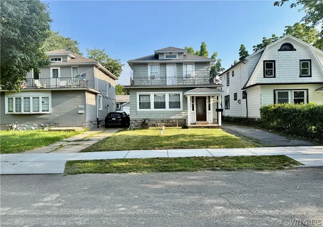 Photo 1 of Single family home for sale at 129 W Northrup Pl, Buffalo, NY 14214 | MLS# B1708429 | Listing updated on 2026-09-14
