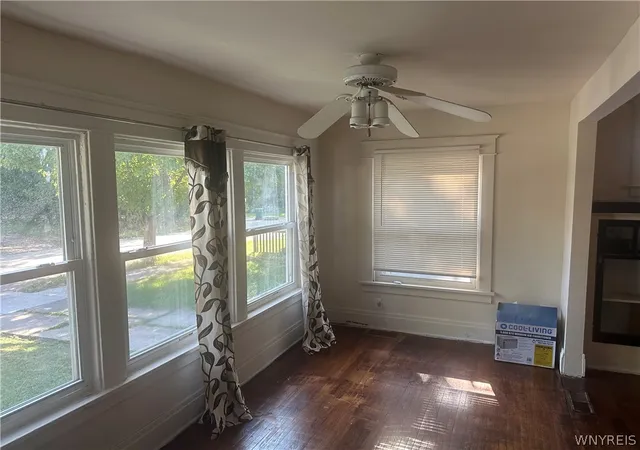 Photo 3 of Single family home for sale at 129 W Northrup Pl, Buffalo, NY 14214 | MLS# B1708429 | Listing updated on 2026-09-14