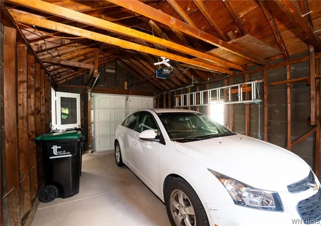Photo 3 of Single family home for sale at 183 Cresthill Ave, Tonawanda, NY 14150 | MLS# B1708332 | Listing updated on 2026-08-19