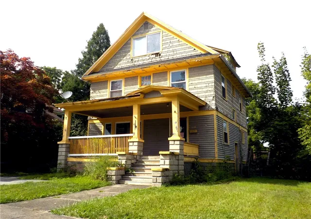 Photo 2 of Single family home for sale at 118 Wilson St, Newark, NY 14513 | MLS# R1708195 | Listing updated on 2026-09-15