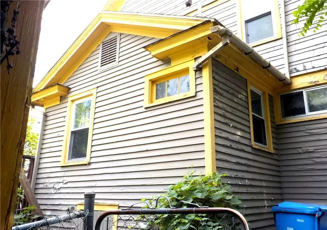 Photo 3 of Single family home for sale at 118 Wilson St, Newark, NY 14513 | MLS# R1708195 | Listing updated on 2026-09-15