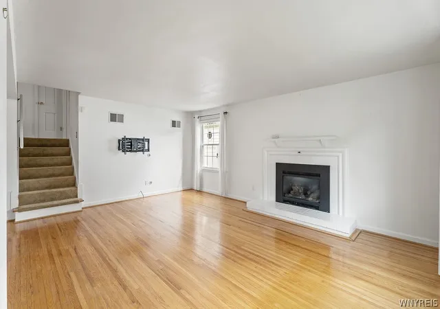 Photo 3 of Sale Pending at 398 Darwin Dr, Buffalo, NY 14226 | MLS# B1708392 | Listing updated on 2026-08-31