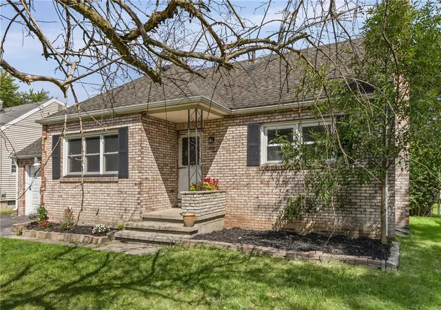 Photo 3 of Sale Pending at 44 Rossmore St, Rochester, NY 14606 | MLS# R1708262 | Listing updated on 2026-08-25