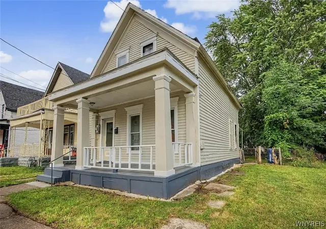 Photo 2 of Single family home for sale at 31 Pershing Ave, Buffalo, NY 14211 | MLS# B1705941 | Listing updated on 2026-08-19