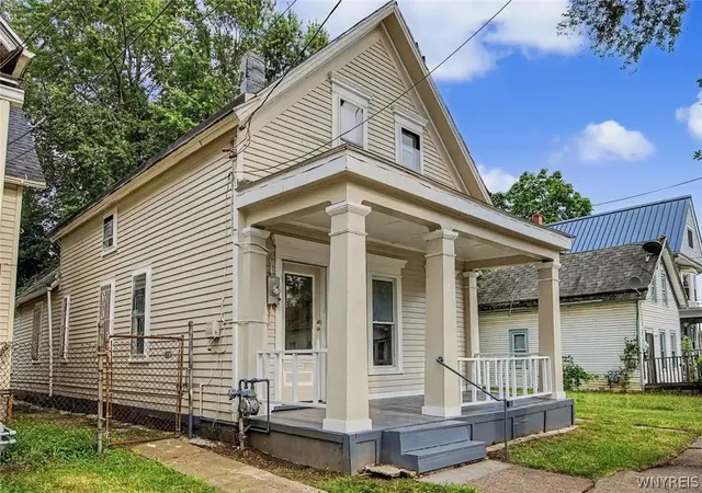 Photo 3 of Single family home for sale at 31 Pershing Ave, Buffalo, NY 14211 | MLS# B1705941 | Listing updated on 2026-08-19