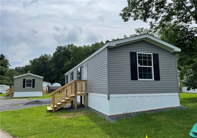 Manufactured home for sale at 93 Northrup Cir, Farmington, NY 14425 | MLS# R1708479