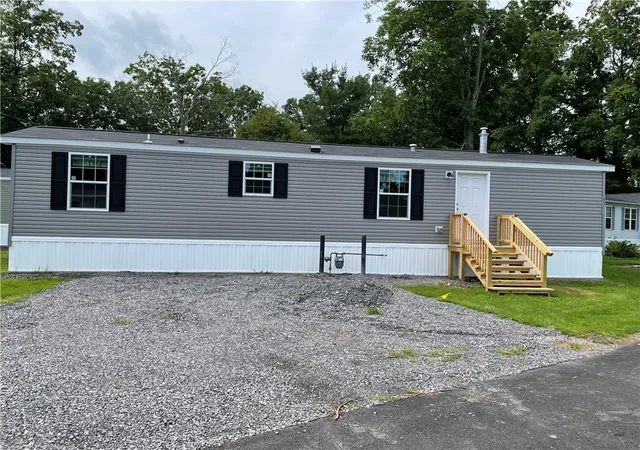 Photo 2 of Manufactured home for sale at 93 Northrup Cir, Farmington, NY 14425 | MLS# R1708479 | Listing updated on 2026-08-19