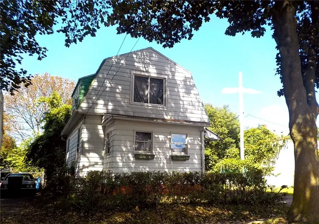 Photo 2 of Single family home for sale at 2 Laurel St, Rochester, NY 14606 | MLS# R1707855 | Listing updated on 2026-08-19