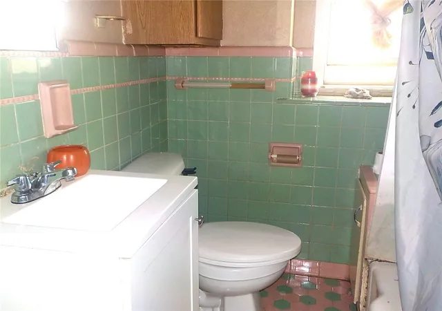 Photo 3 of Single family home for sale at 2 Laurel St, Rochester, NY 14606 | MLS# R1707855 | Listing updated on 2026-08-19